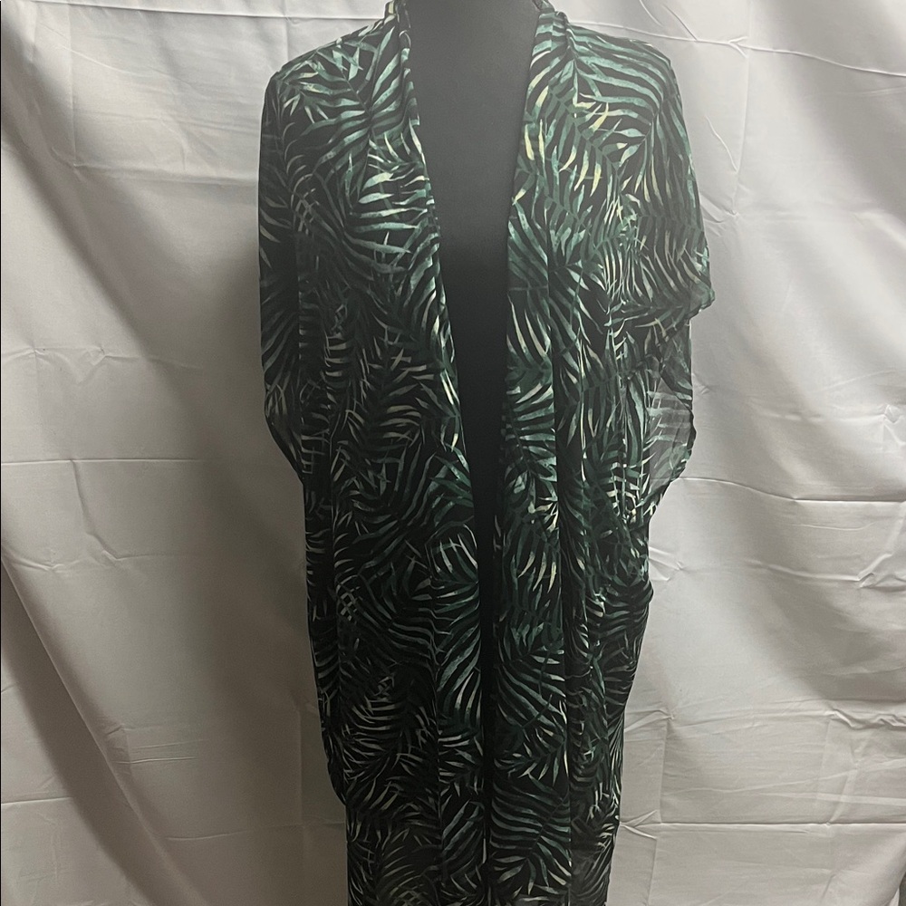 Avenue Green and Black Leaf Print Camisole